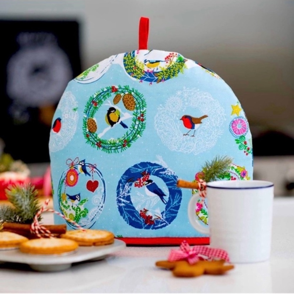 COPY - Ulster Weavers Frosty Garland Tea Cozy